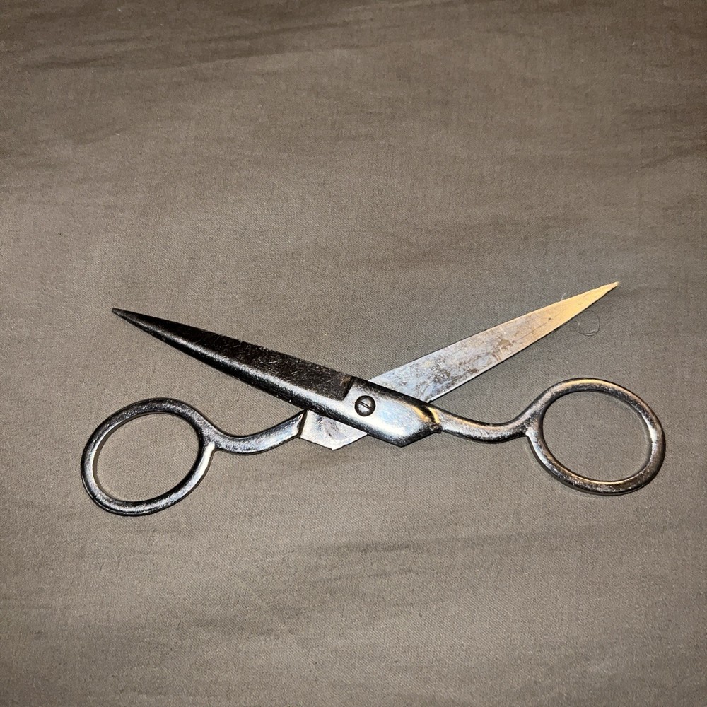 Vintage Scissors 5 1/4″ Long
