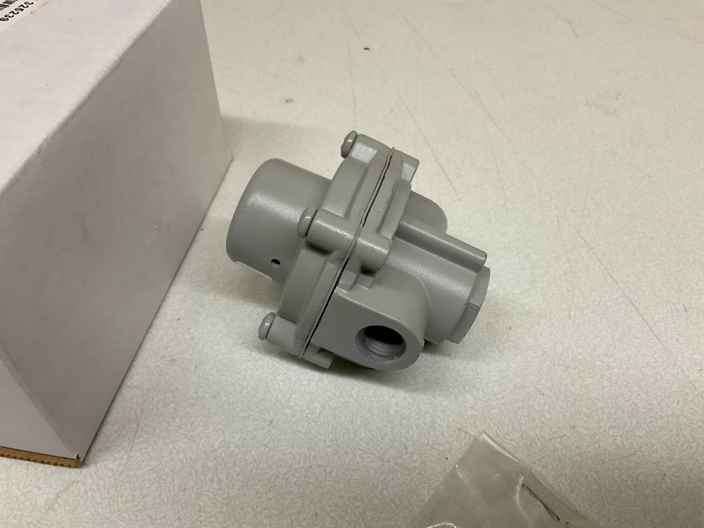 NEW Marsh Bellofram 960-071-007 Regulator Type 65 Fixed @ 3psi