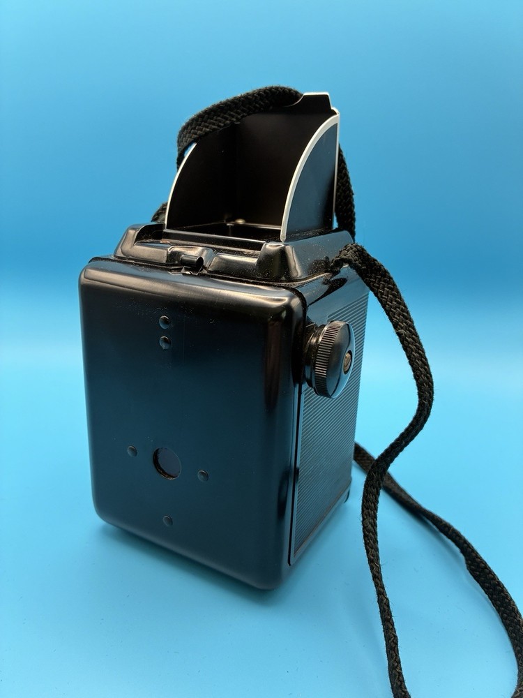 Vintage Argus Seventy Five Camera With Flash And Case