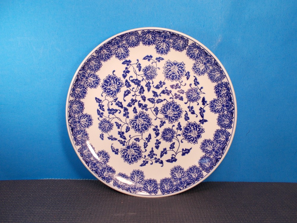 Pier 1 Dinnerware Tang Pattern Blue & White Design Dinner Plate 10 1/2"