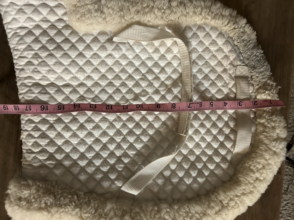 Fleeceworks Sheepskin Show Hunter Pad *SIZE: SMALL MEDIUM