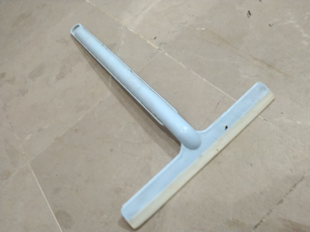 Lightweight Window Cleaning Wiper with Plastic Handle & Silicone Strip