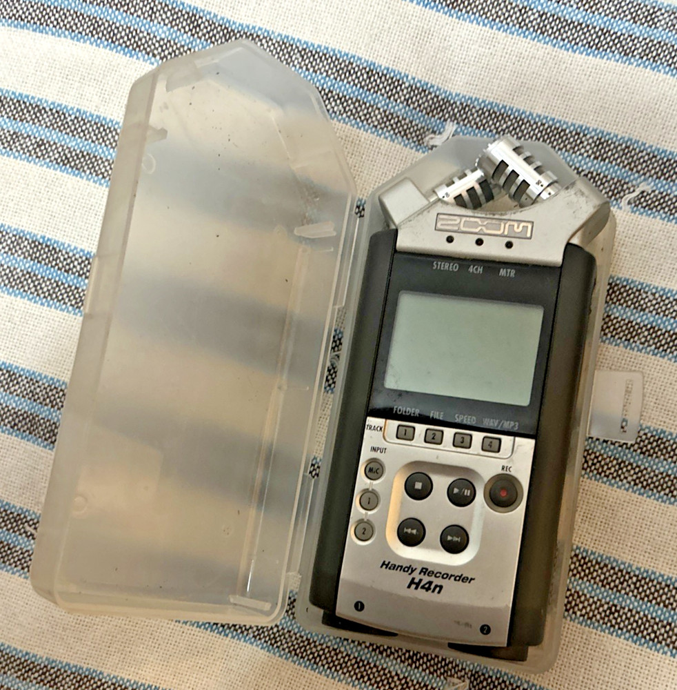 Zoom H4n Handheld Digital Recorder XLR With 8gn SDRAM and Case