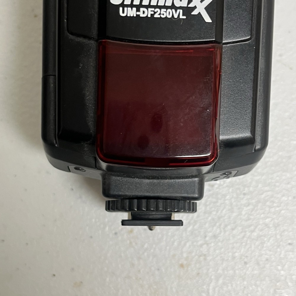 ULTIMAXX DF250 DSLR Universal Automatic LED Video Light With Flash