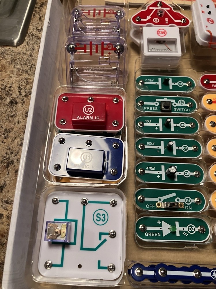 Snap Circuits Pro SC-500 Elenco 500+ Projects STEM Electronics Kit Elenco