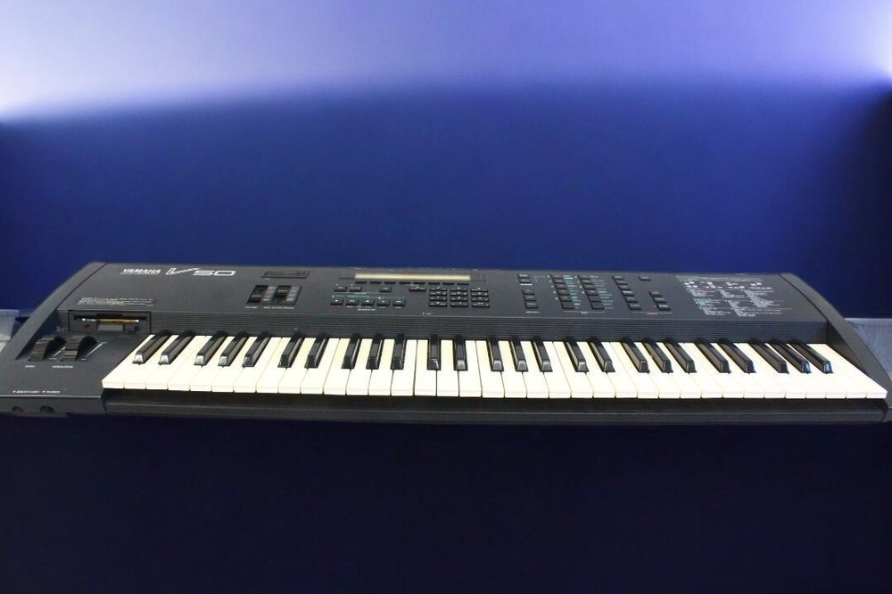 Yamaha V50 61-Key Keyboard Synthesizer Tested/working