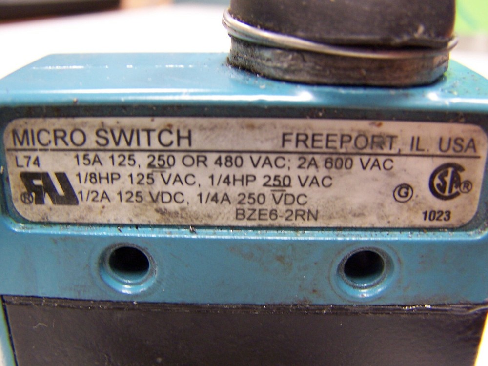 👀 MICRO SWITCH 1/2" 15A 125 250 480V 2A 600V LIMIT SWITCH BZE6-2RN