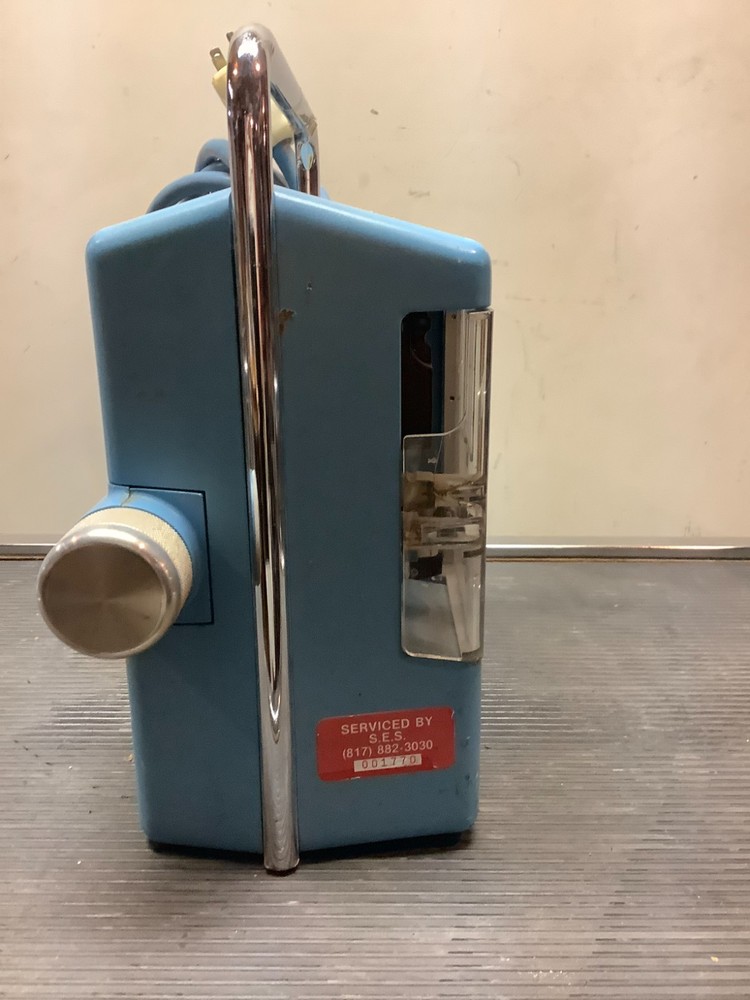 IMED 960 Volumetric Infusion Pump Powers On and beeps