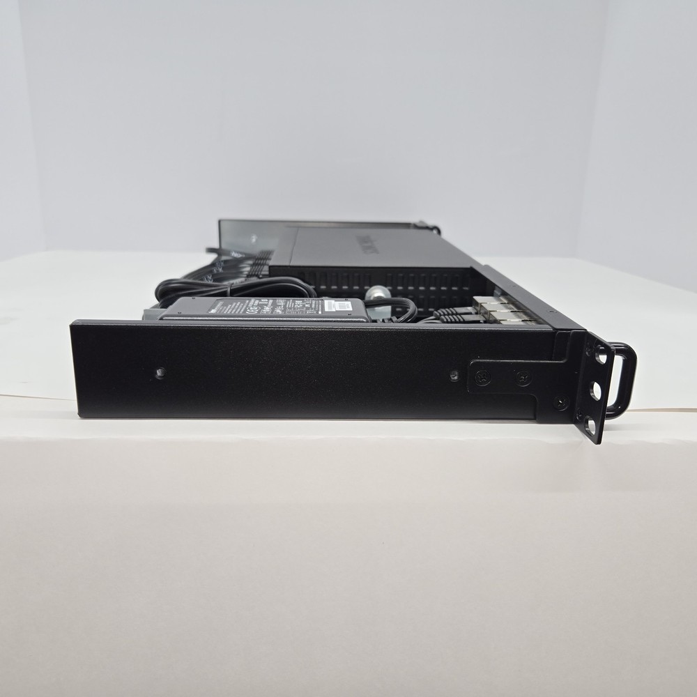 SonicWall TZ500 Firewall Rack Mount Powers On Untested