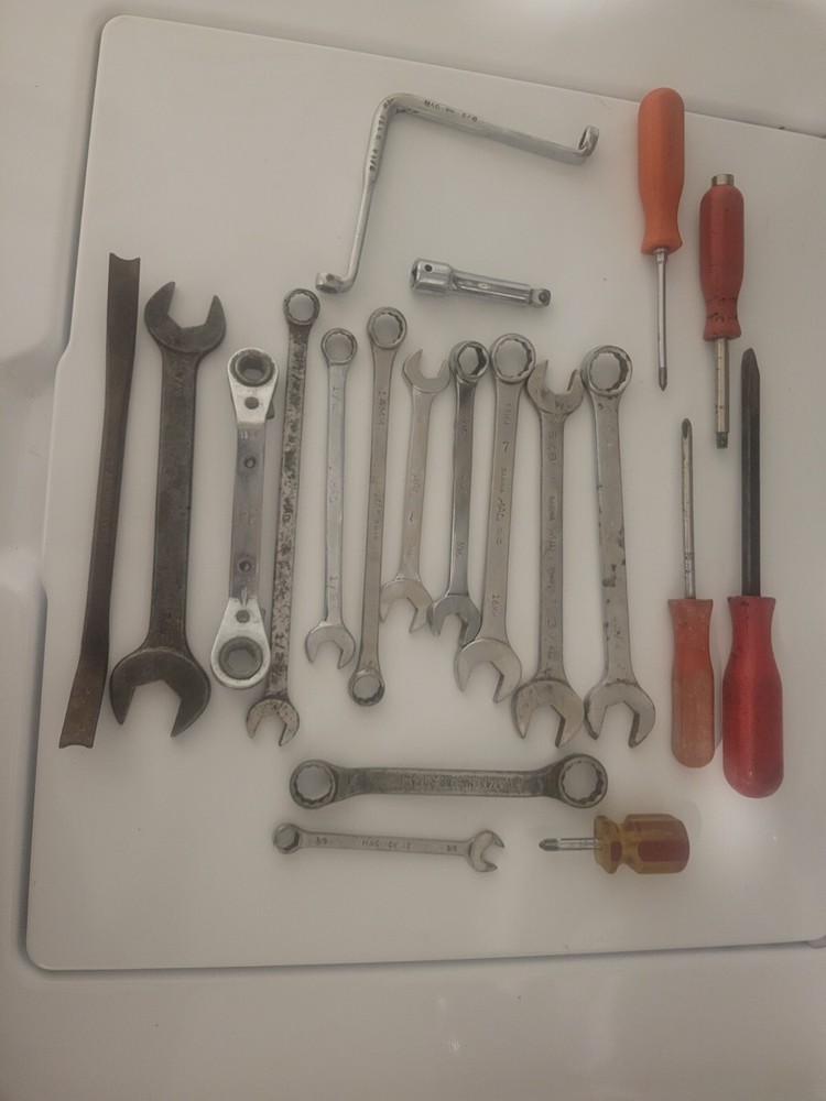 mac tools lot of 20 wrenches, screwdriver, exc