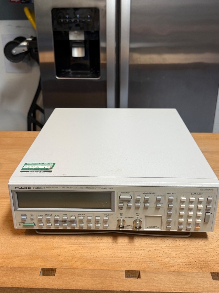 Fluke PM6681 High Resolution Programmable Timer / Counter / Analyzer PM 6681