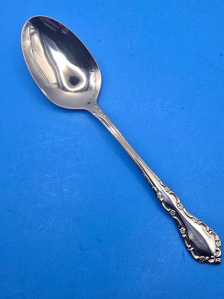 Oneida Distinction Deluxe  MANSION HALL  Solid Serving Spoon