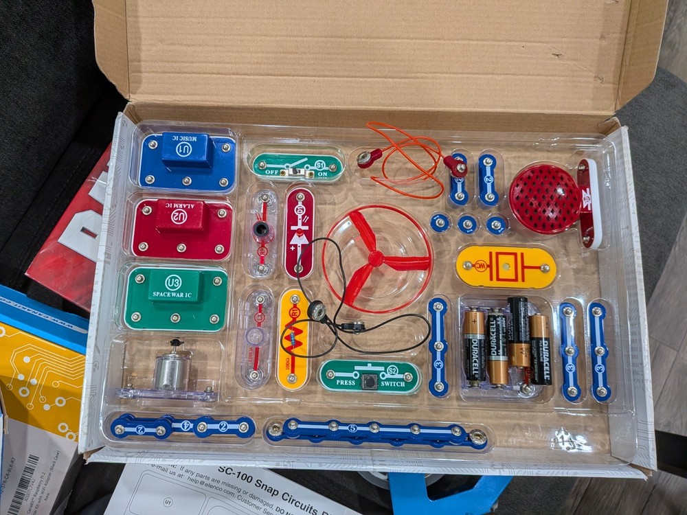 Elenco Snap Circuits Jr. SC-100 Electronics Educational Toy Kit