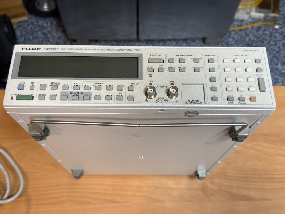 Fluke PM6681 High Resolution Programmable Timer / Counter / Analyzer PM 6681