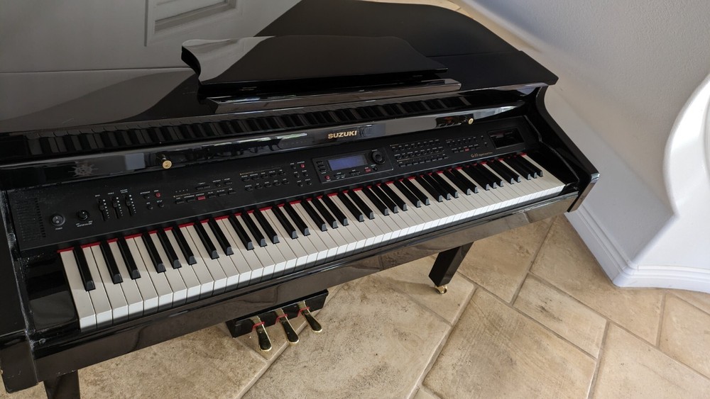 Suzuki G-33 Grand Digital Piano