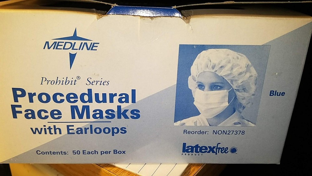 Medline Basic Procedure Face Masks with Ear Loops, ASTM Level 1, Polypropylen...