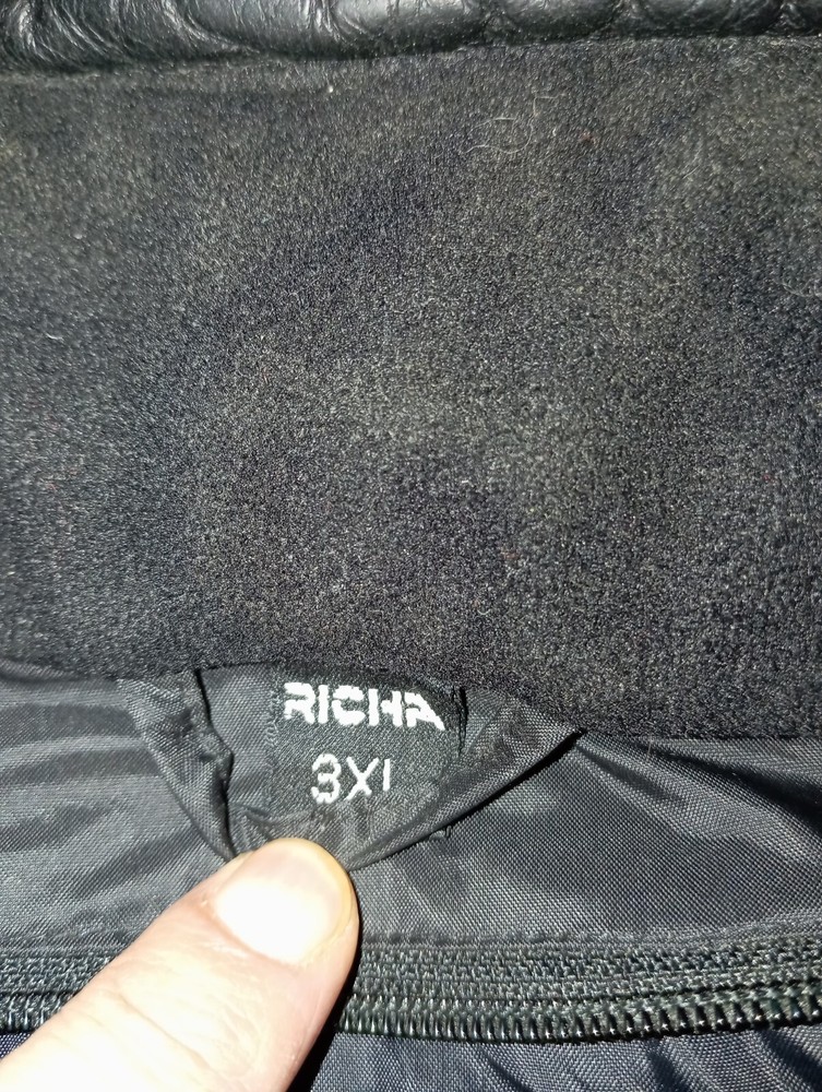"Right Motorcycle Jacket: Unmatched Performance, Protection and Style