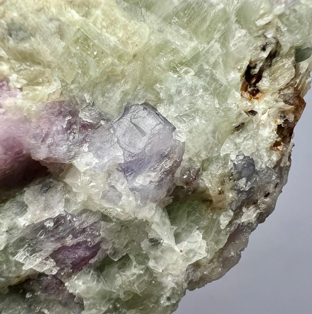 472 G Rare Fluorescent Sharp Phosphorescent Hackmanite, Phlogopite, Calcite AFG