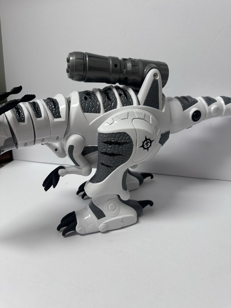 Roboraptor White Robotic Dinosaur No Remote Wowee 2005