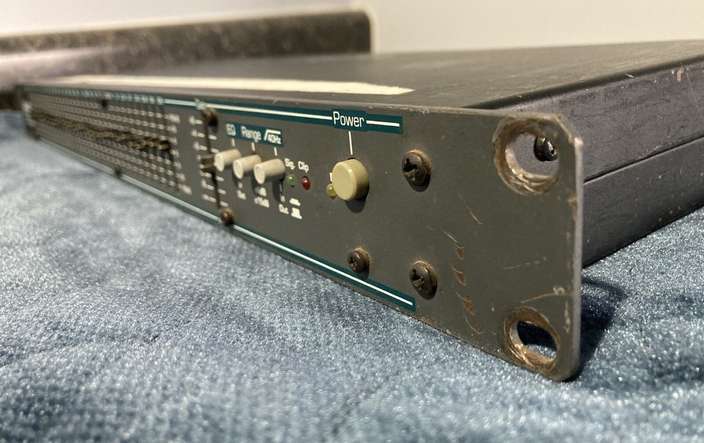 Ashly MQX 1310 31- Band mono Graphic Equalizer