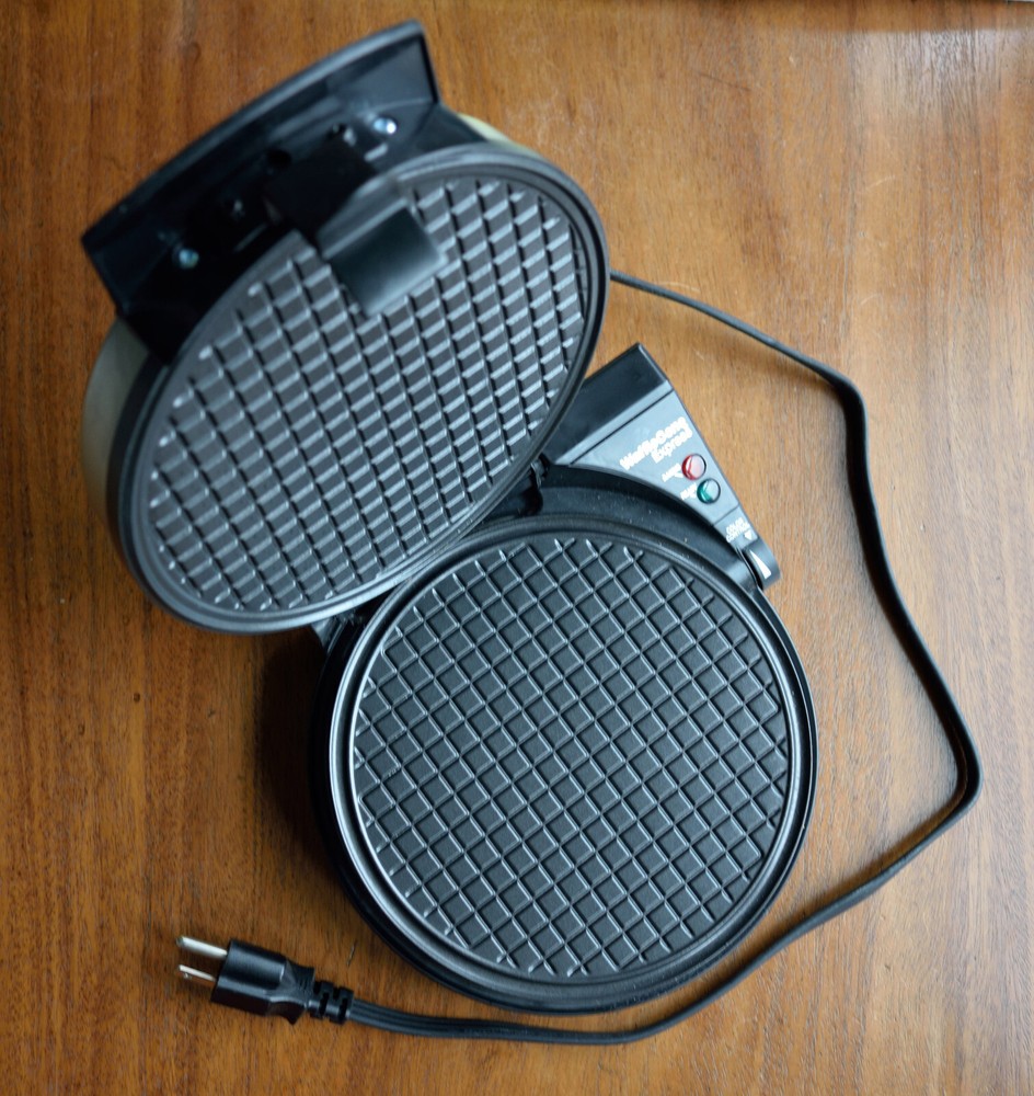 Chef'sChoice WaffleCone Express Model 838 - Black