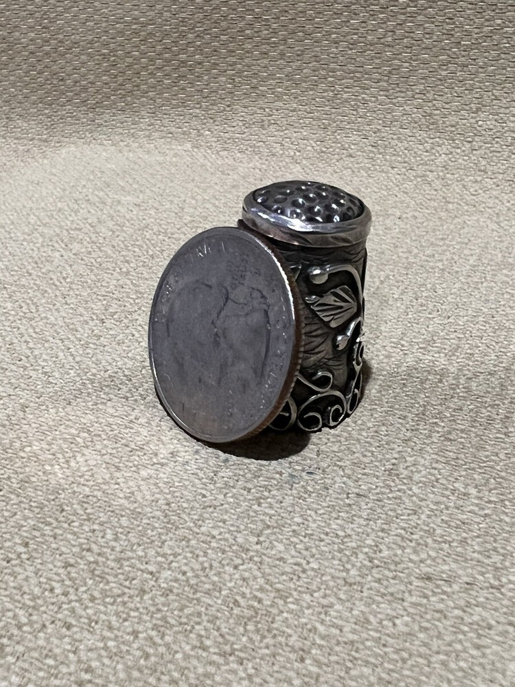 Vintage Sterling Silver Mid Century Vine Design Thimble.