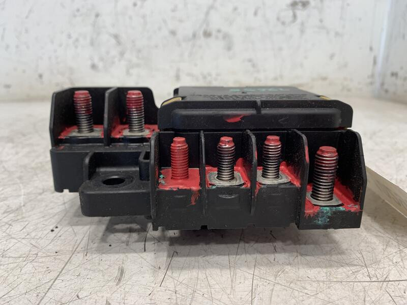 2019 International LT Fuse Panel (628-10299)