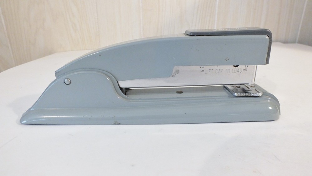 VTG Swingline 27 Stapler Machine Age Desktop Mid-Century Gray Script Logo Works