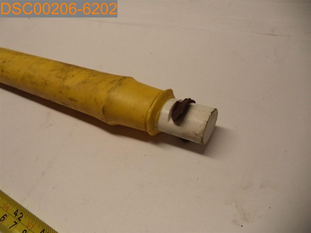 SCRATCHES & ROUGHING: 36" Replacement 2036100 Yellow Handle