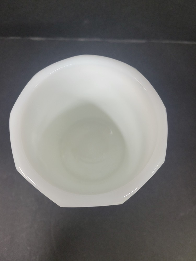 Westmoreland Milk Glass Sugar Bowl ? Panel & Grape pattern VGC