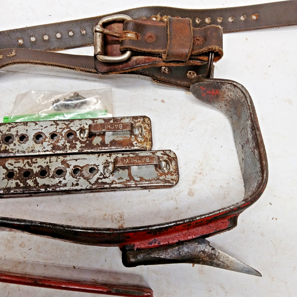 BASHLIN,CLIMBERS, MODEL BD-16B, POLE GAFFS, CLIMBERS HAVE REPLACEABLE GAFFS (1)