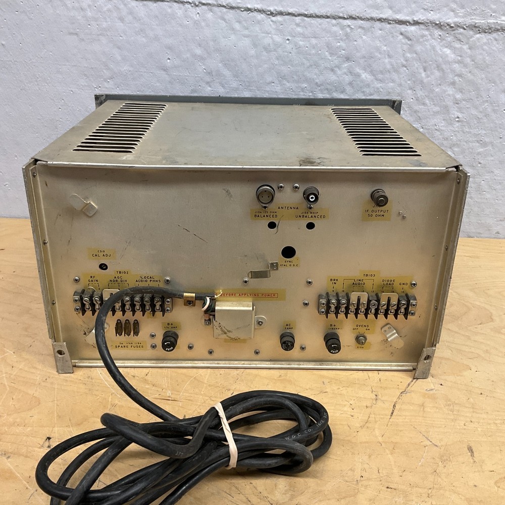 Stewart-Warner R-390a/URR Communication Receiver NICE