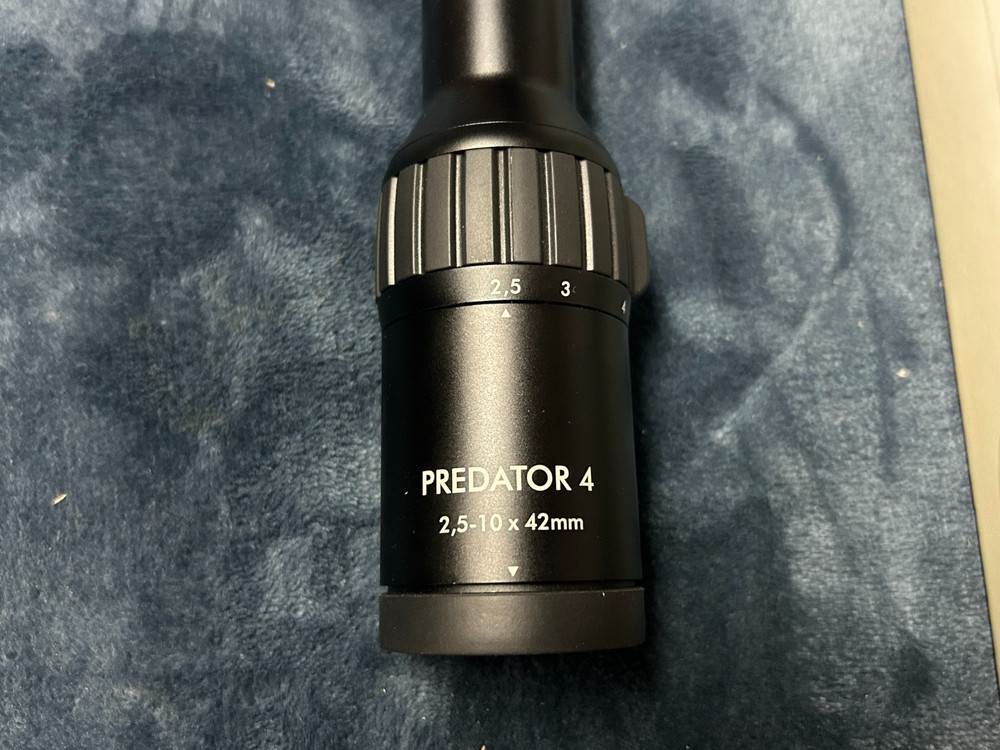 Steiner 2.5-10x42mm Predator Riflescope