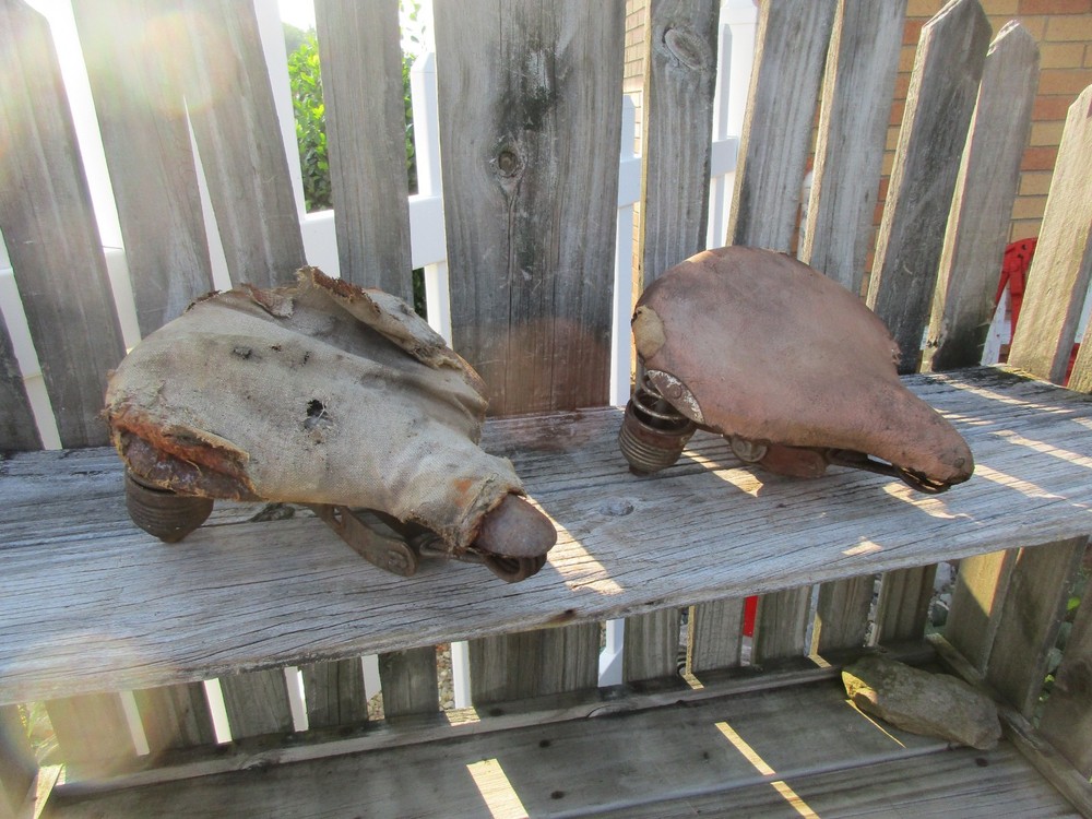 2 EARLY BICYCLE SAETS/SADDLE WITH SPRINGS