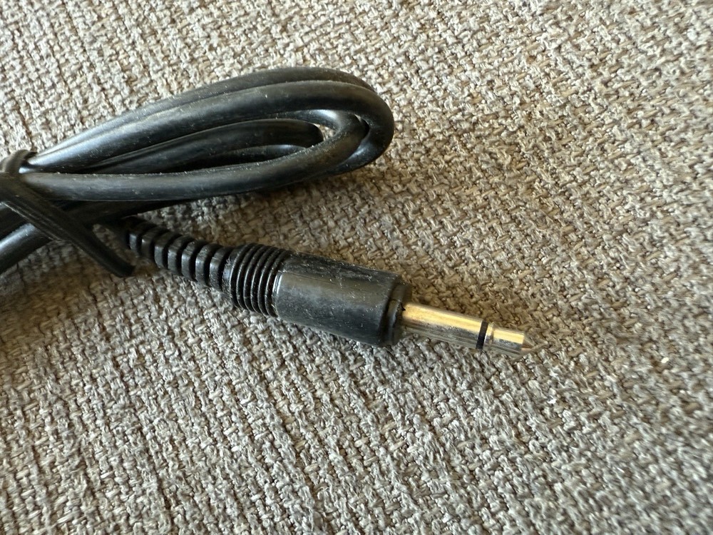 Roger Wagner HyperStudio Dynamic Microphone 300Ω w/ 3.5mm TRS Cable – Tested