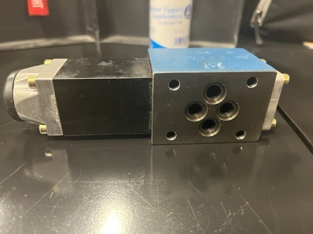 Rexroth 4WE6D53/AG24NZ4 Directional Control Valve (#657)