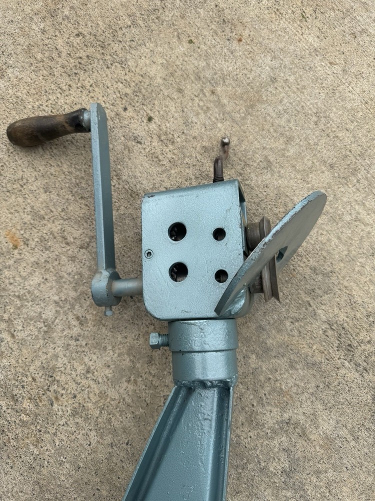 Easy Edger Lockformer metal hand flanger