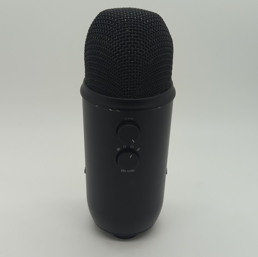 Blue Yeti USB Condenser Microphone Black, Mute Switch, Volume/Gain Control