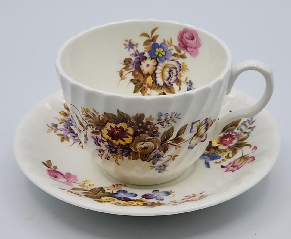 Aynsley Fine Bone China Summertime Pattern 5 Piece Place Setting READ BLUE