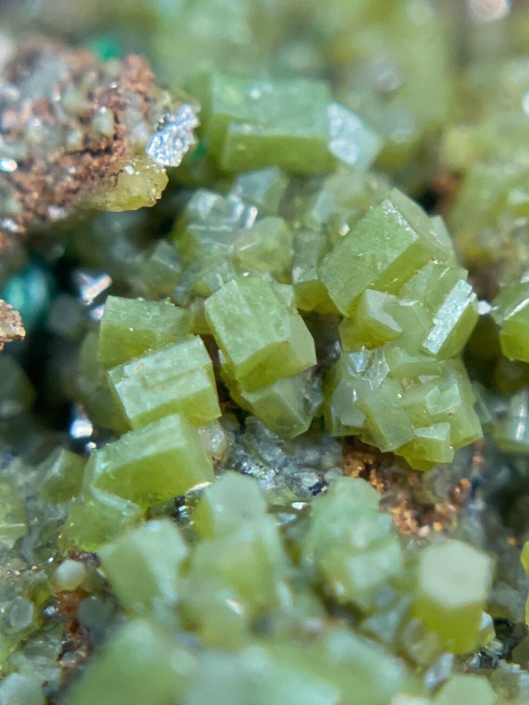Pyromorphite, Malachite 41x20x11mm. Australia