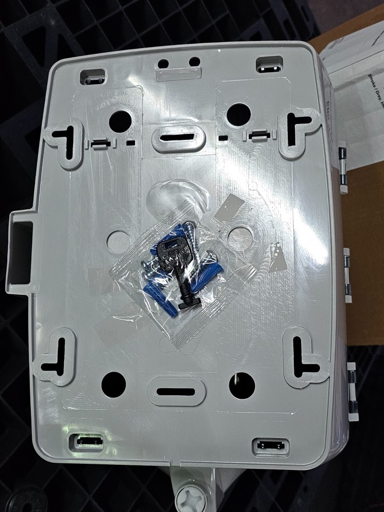 ERC Equipment Wipes Dispenser Wall Mount