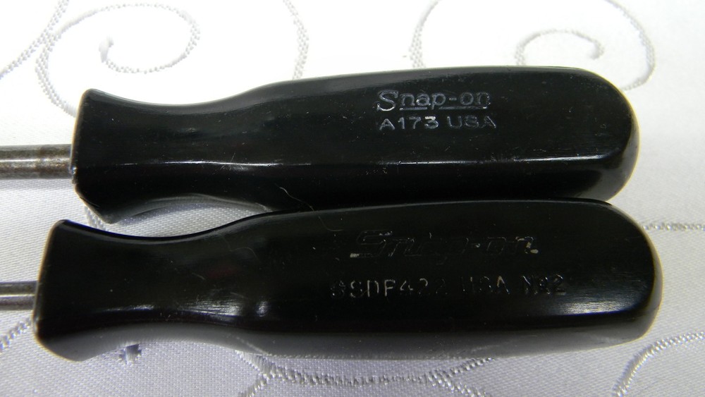 SNAP-ON 2PC BLACK HARD HANDLE CLUTCH HEAD SCREWDRIVER SET