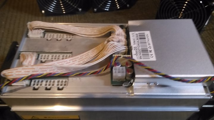 Antminer D3