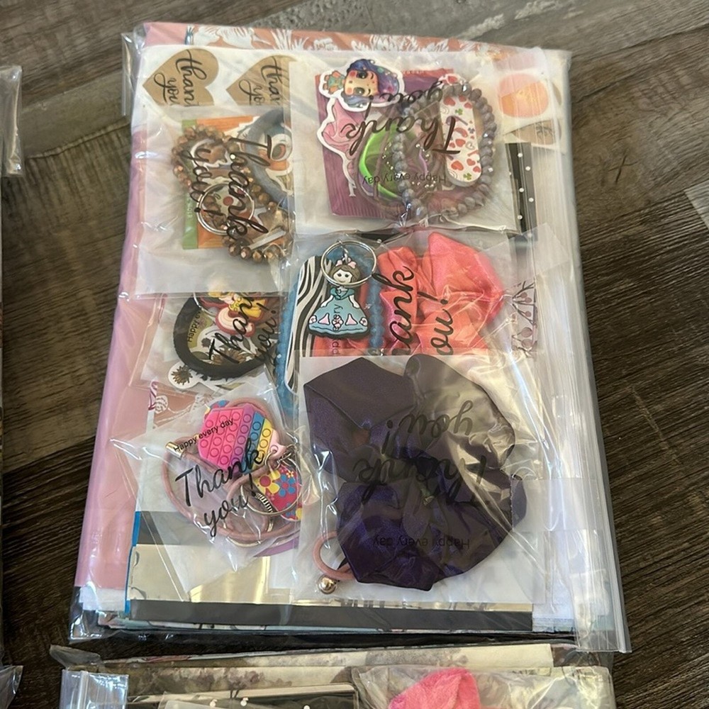 Mystery bag polymailers get 30 poly mailers 5 of 6 different patterns & prints