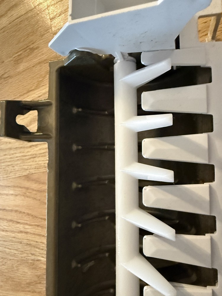 Whirlpool Refrigerator Icemaker D7824706Q | W10190978 ** PLASTIC DAMAGE