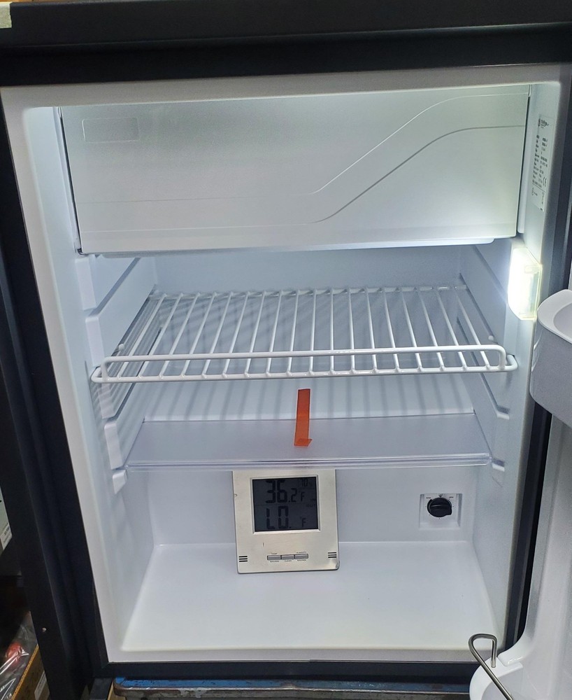Vitrifrigo Refrigerator C60IBD4-F AC/DC