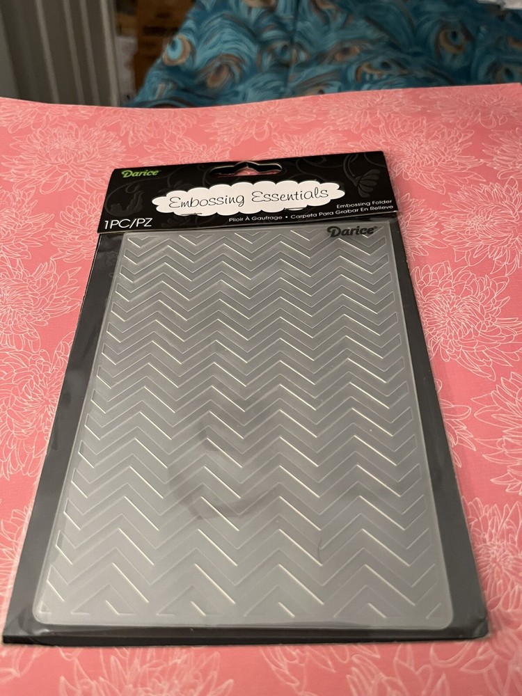 DARICE embossing Essentials Chevron Embossing folder