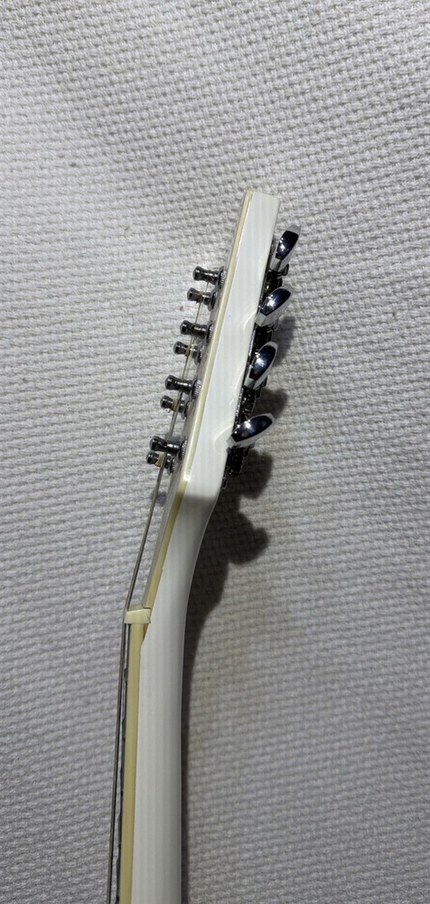 Stagg Acoustic-electric bluegrass mandolin White