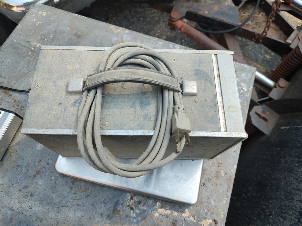 HP Model 400 El AC Voltmeter Nice Unit