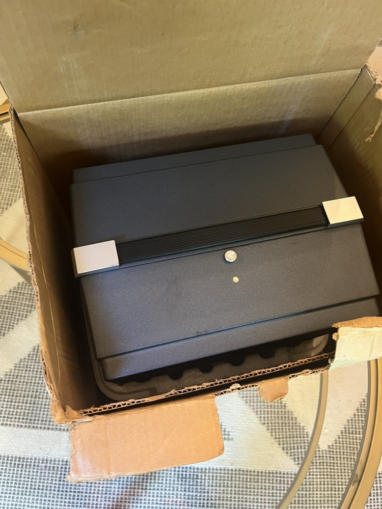 Belle & Howell 8mm Autoload Projector - Power Tested , Works